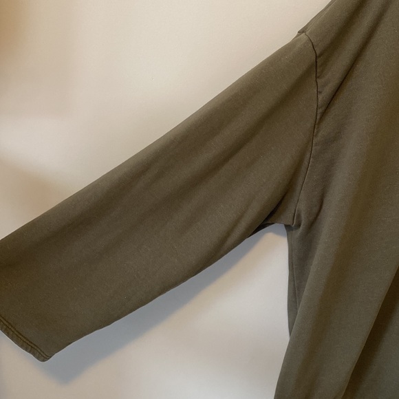 Good American Khaki Drop Shoulder Long Wide Sleeve Crewneck Sweatshirt - Picture 7 of 16